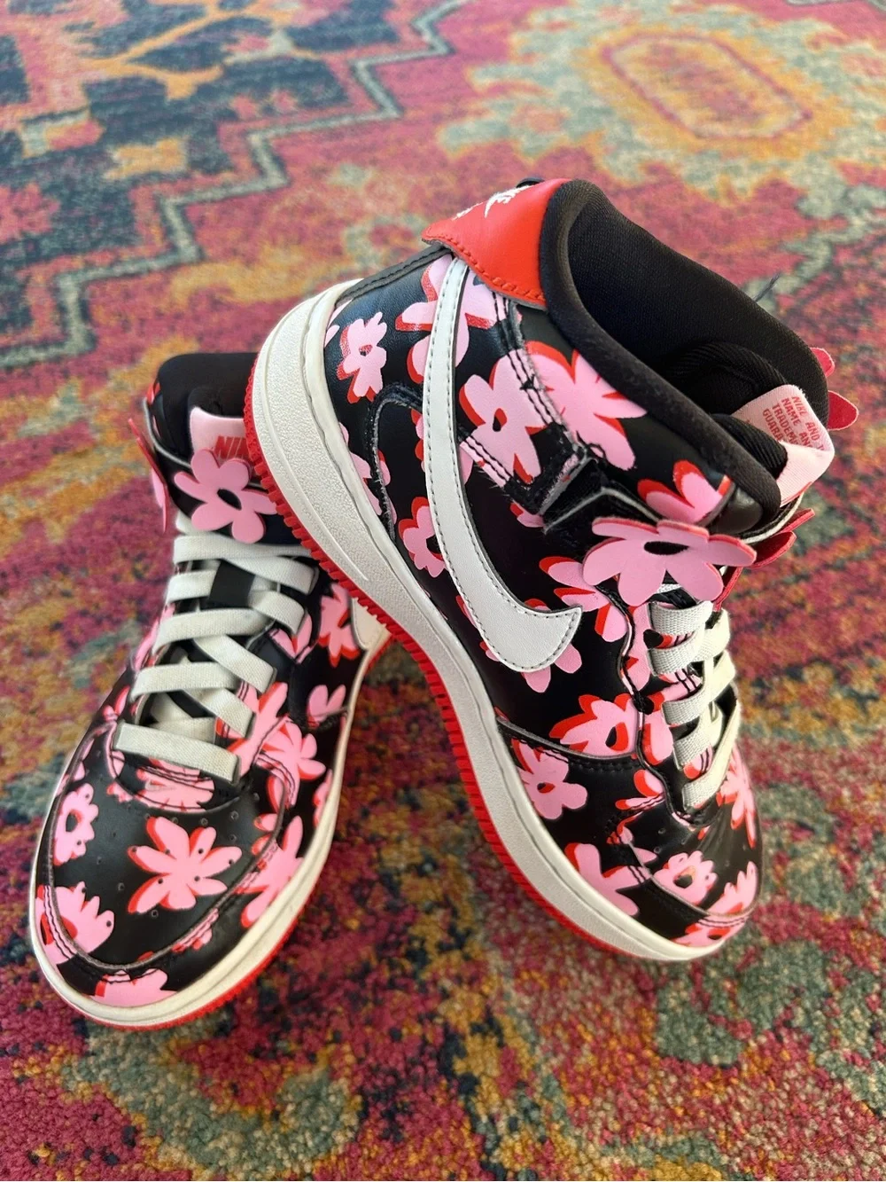 Nike | Girl’s Black/Pink Floral ‘Flower Power’ Air Force 1 Mid Top Sneakers 2Y - Picture 5 of 16